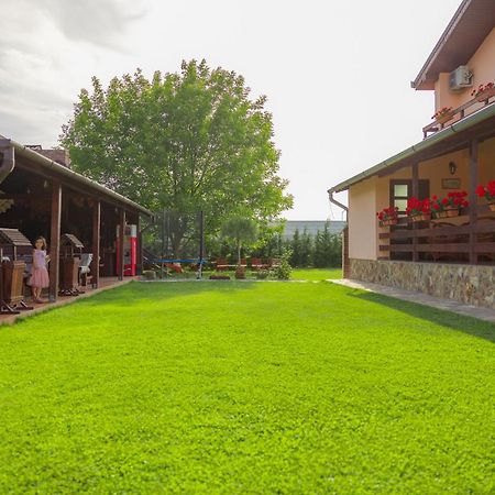 Pensiunea Regal Baile 1 Mai Bagian luar foto