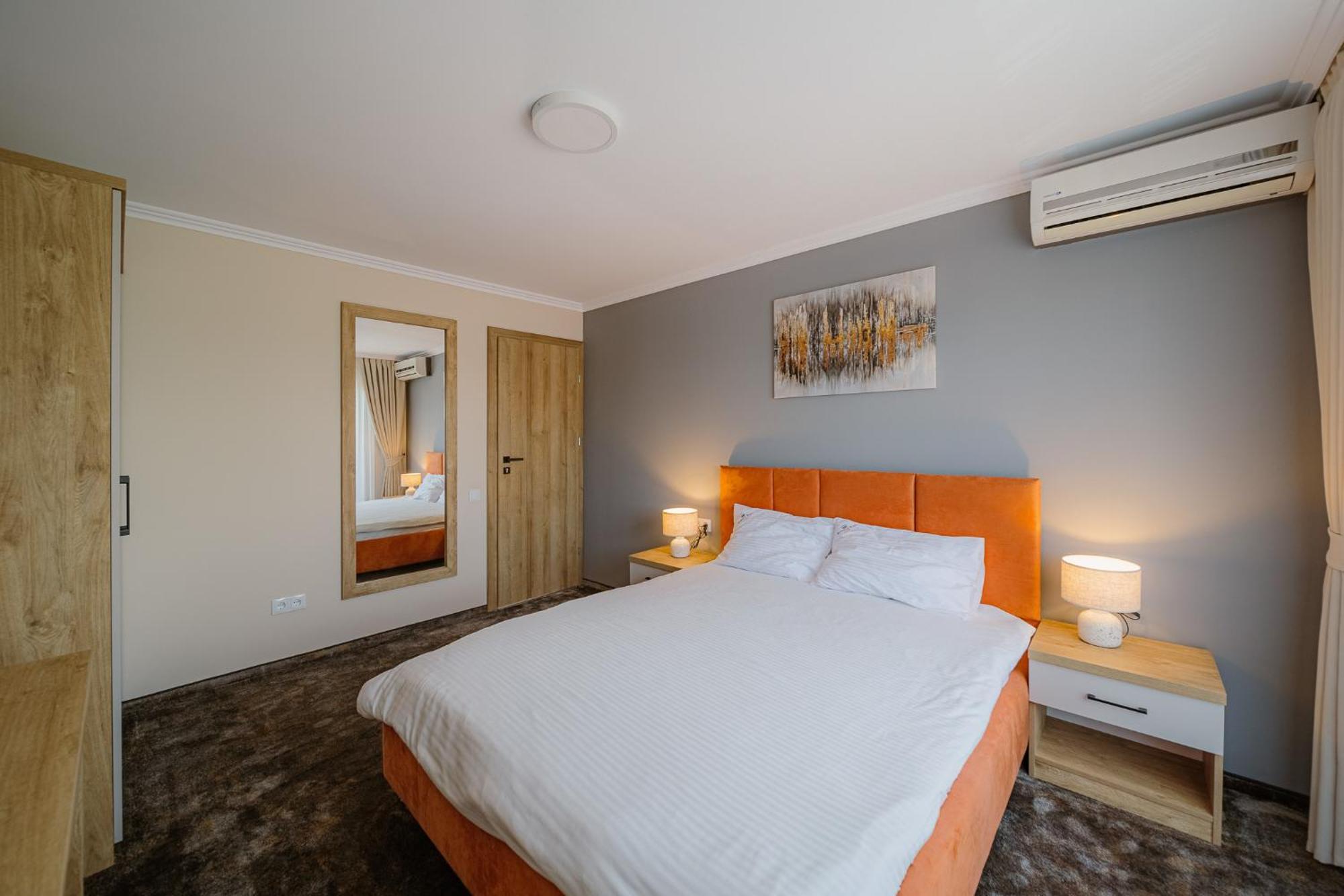Pensiunea Regal Baile 1 Mai Bagian luar foto
