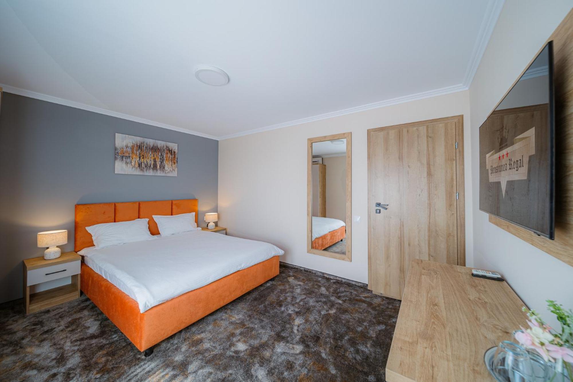 Pensiunea Regal Baile 1 Mai Bagian luar foto