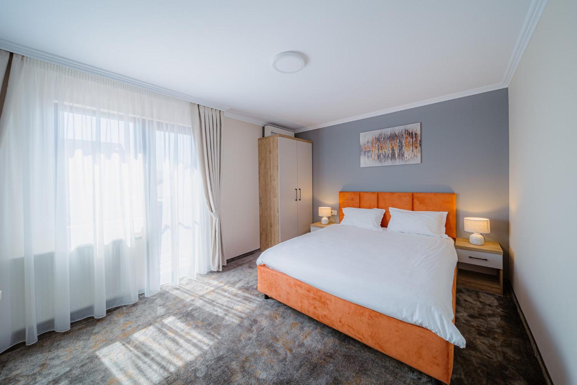 Pensiunea Regal Baile 1 Mai Bagian luar foto